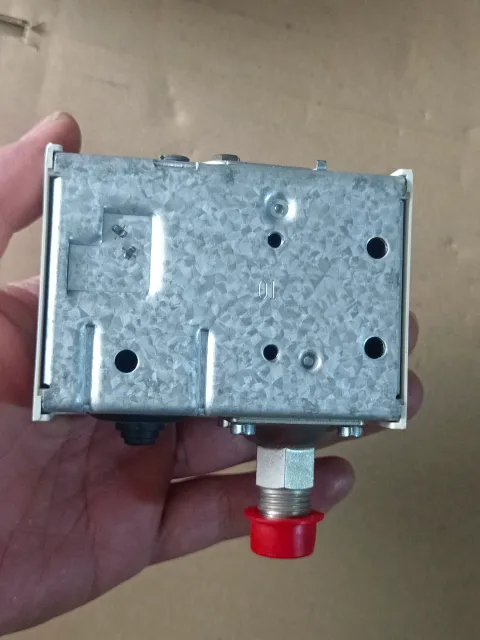 Danfoss KP36 / 060-110891 Industrial Sensor product photo 6