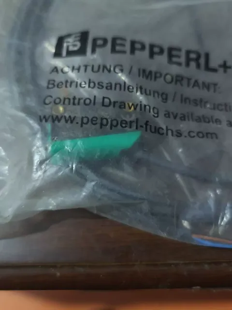 Pepperl+Fuchs ML100-8-HGU-100-RT/103/115/162 / 815411 Industrial Sensor product photo 3