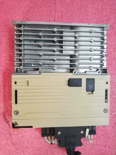 Yaskawa SGMAV-04ADA21 + SGDV-2R8A01B Motor & Drive Component product photo 8