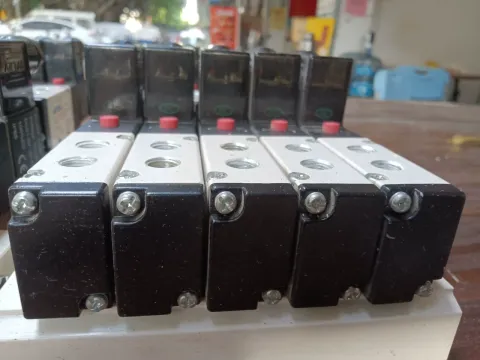 AirTAC 4V210-06 Industrial Automation Component — product photo 16 of 19
