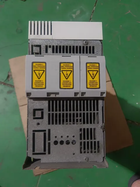 Siemens 6SE7021-8TP70-Z Motor & Drive Component product photo 7