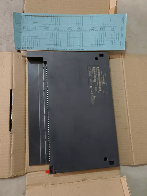 Siemens 6ES7422-1HH00-0AA0 Industrial Relay — product photo 3 of 11