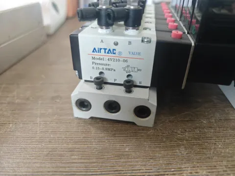 AirTAC 4V210-06 Industrial Automation Component — product photo 12 of 19