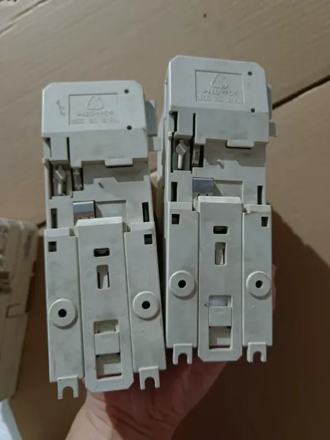 ABB AO810 / 3BSE008522R1 Industrial Automation Component — product photo 25 of 25
