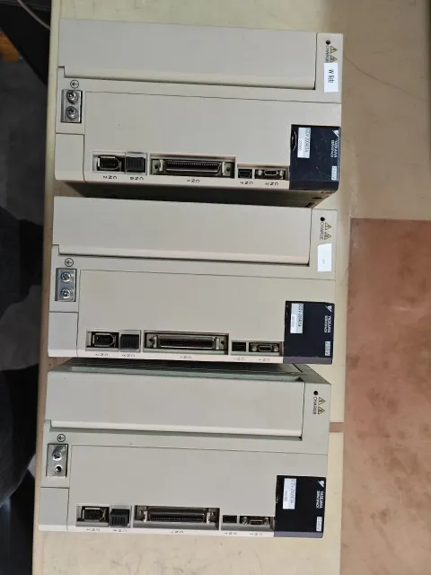 Yaskawa SGDV-200A01A002000 + SGMGV-30ADC61 Motor & Drive Component — product photo 13 of 23