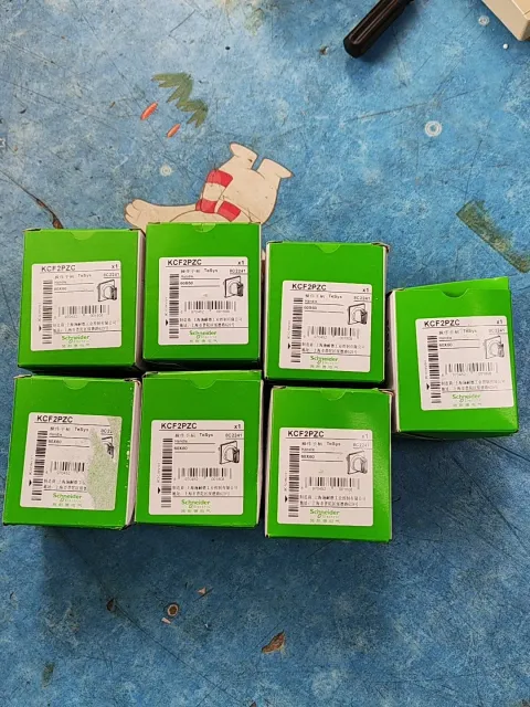 Schneider Electric KCF2PZC Industrial Sensor product photo 1