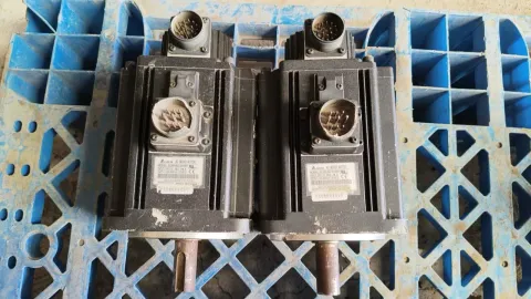 Delta ECMA-E21315SS Motor & Drive Component — product photo 11 of 18