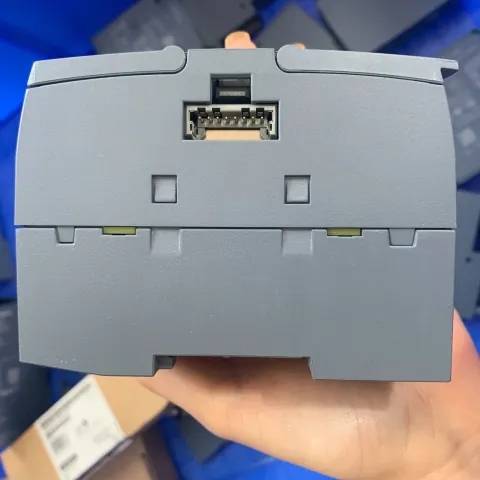Siemens 6ES7223-1PH32-0XB0 PLC Module — product photo 2 of 8