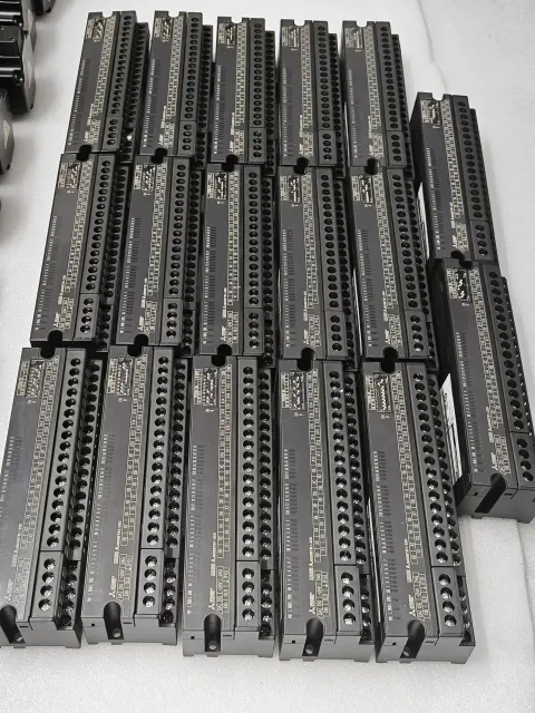 Mitsubishi Electric AJ65SBTB1-32D I/O Module — product photo 7 of 50