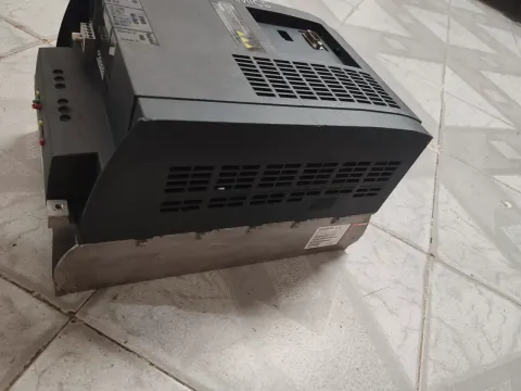 Siemens 6SL3217-0CE31-1UA1 Motor & Drive Component — product photo 12 of 17