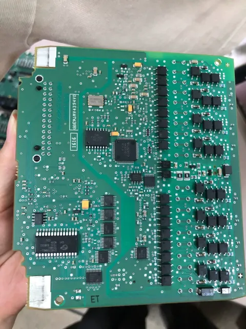 Siemens 6ES7331-7TF01-0AB0 PLC Module — product photo 7 of 9