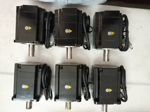 Yaskawa SGM7J-08AFC6S Motor & Drive Component product photo 3