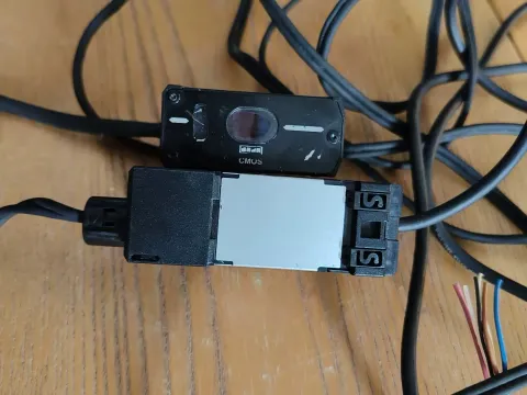 KEYENCE GV-21 + GV-H45L Industrial Sensor — product photo 4 of 13