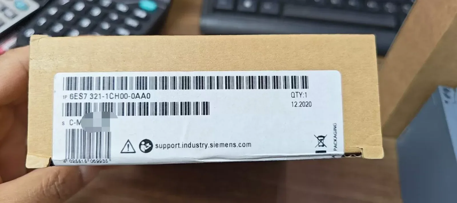 Siemens 6ES7321-1CH00-0AA0 Industrial Automation Component product photo 1