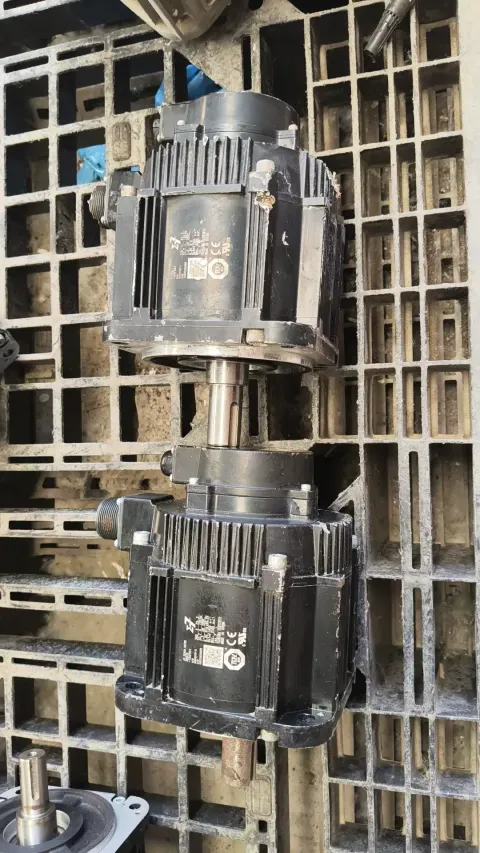 Yaskawa SGM7G-13AFC61 Motor & Drive Component — product photo 6 of 17