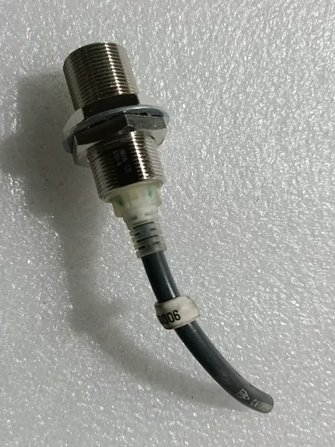 Omron E2E-X7D1-N Industrial Sensor product photo 2
