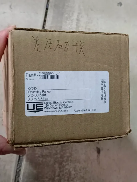 United Electric Controls 12SHSNK5 / XY390 Industrial Sensor product photo 1