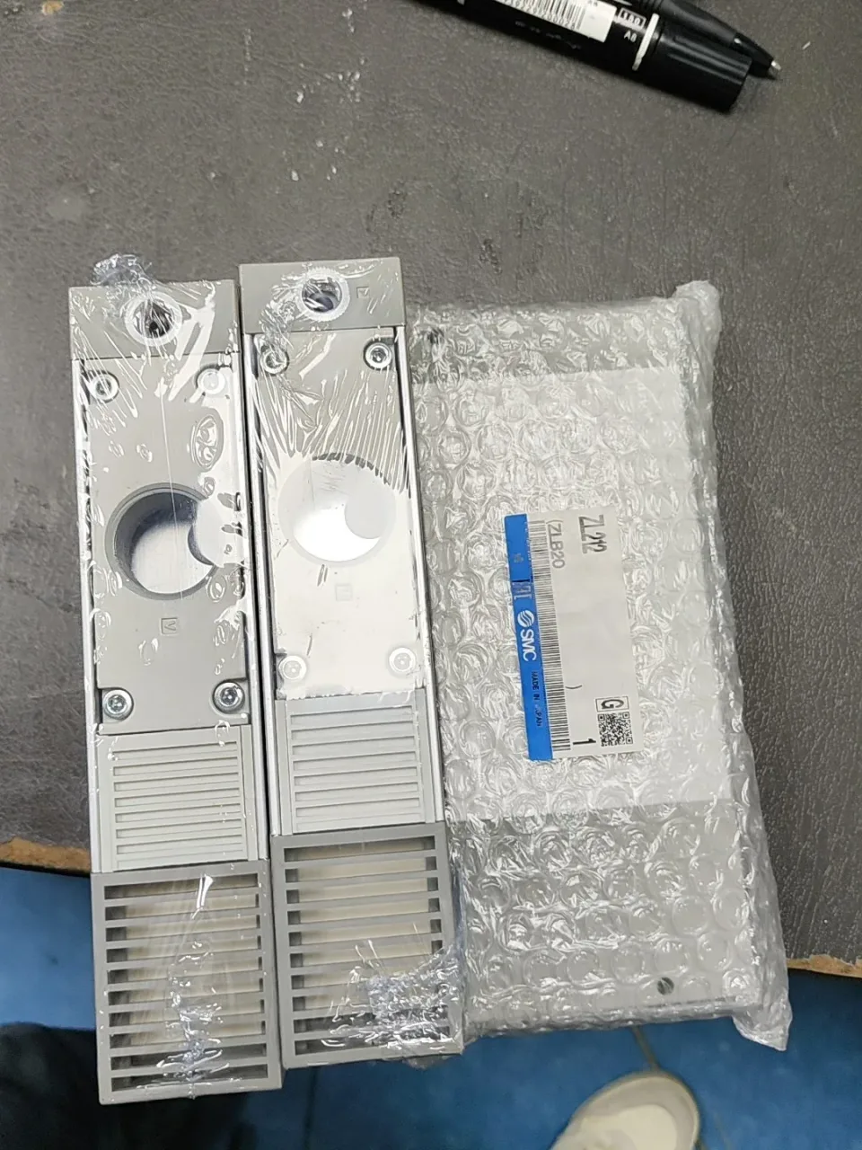SMC ZL212 Industrial Automation Component — product photo 1 of 7
