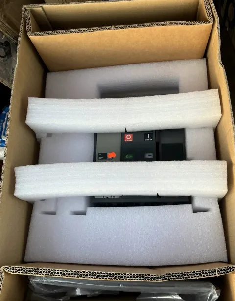Schneider Electric Compact NS1250 N 3P / Micrologic 2.0 Industrial Automation Component product photo 2