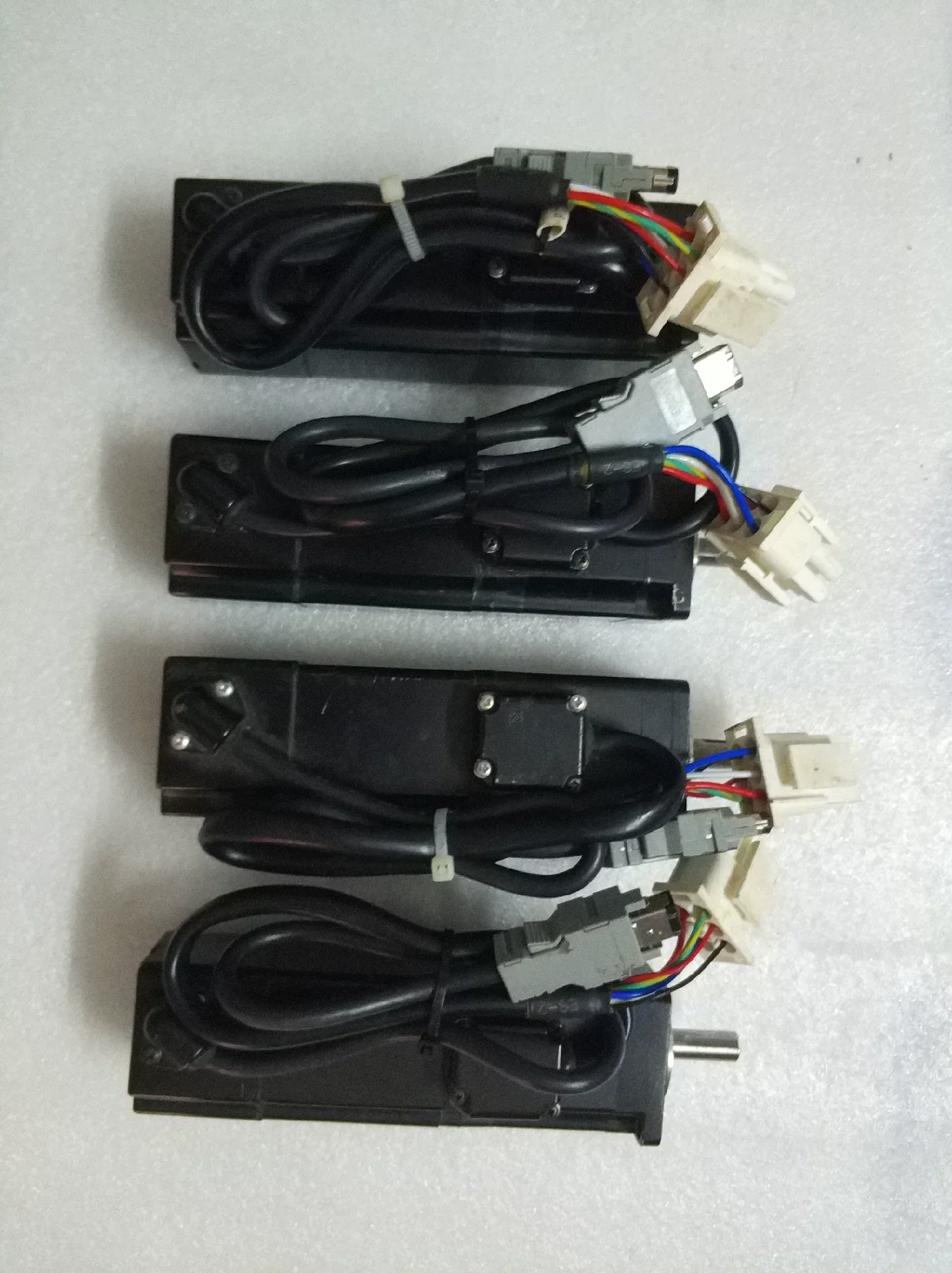 Yaskawa SGMJV-01ADE6E Motor & Drive Component product photo 1