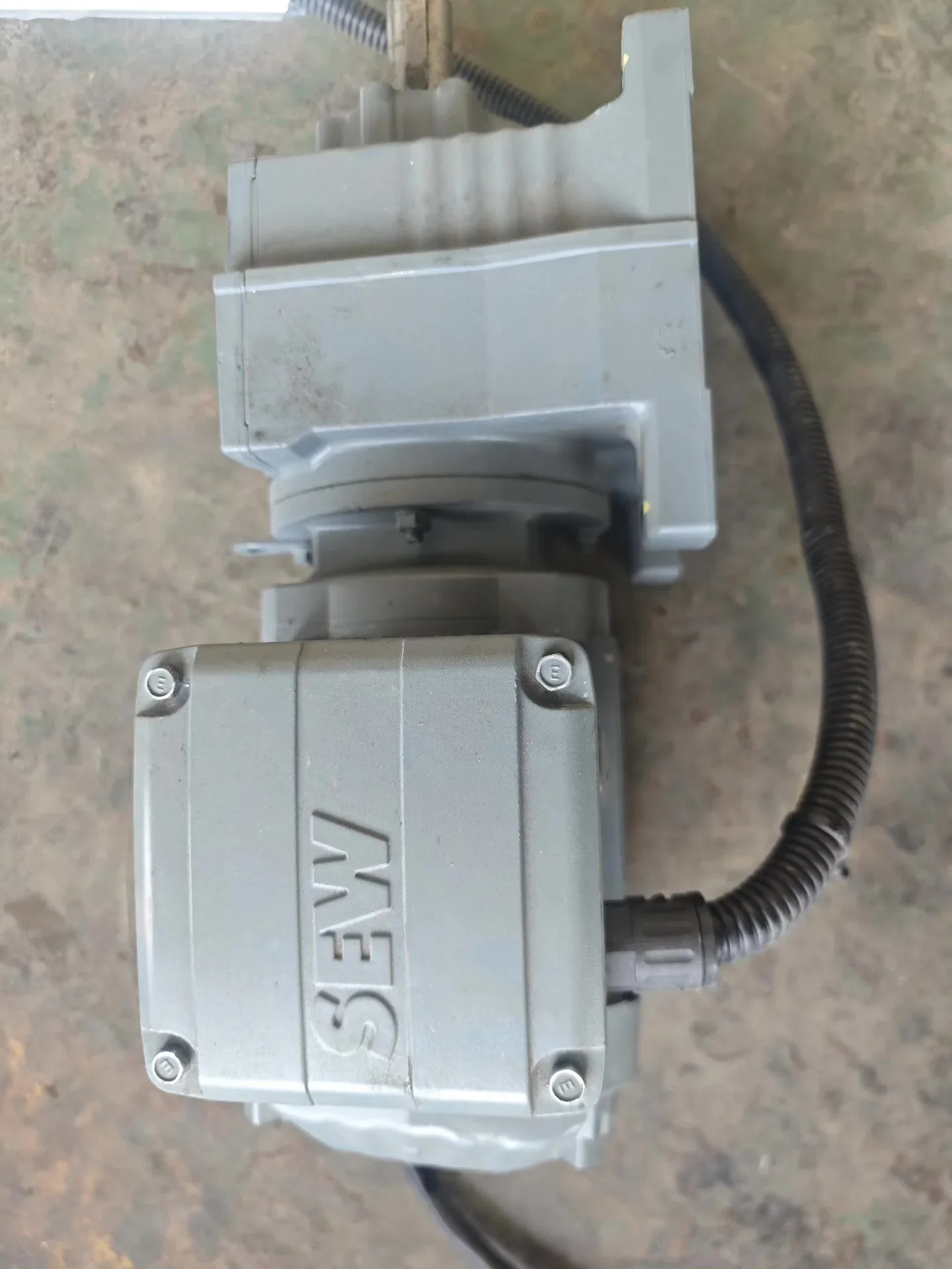 SEW-EURODRIVE DRN71MS4 Motor & Drive Component product photo 1
