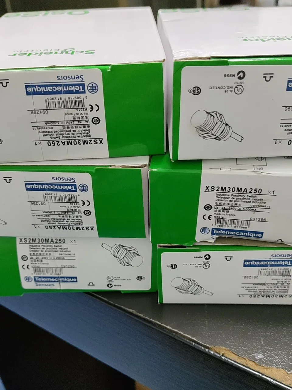 Telemecanique Sensors XS2M30MA250 Industrial Sensor product photo 1