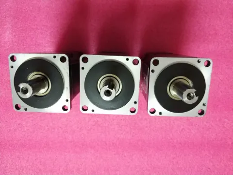 Yaskawa SGMJV-02A3A6C Motor & Drive Component — product photo 16 of 29