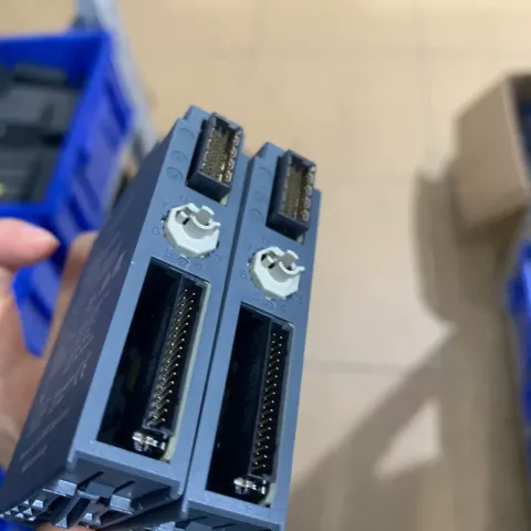 Siemens 6ES7131-6BF01-0BA0 Industrial Automation Component — product photo 3 of 7