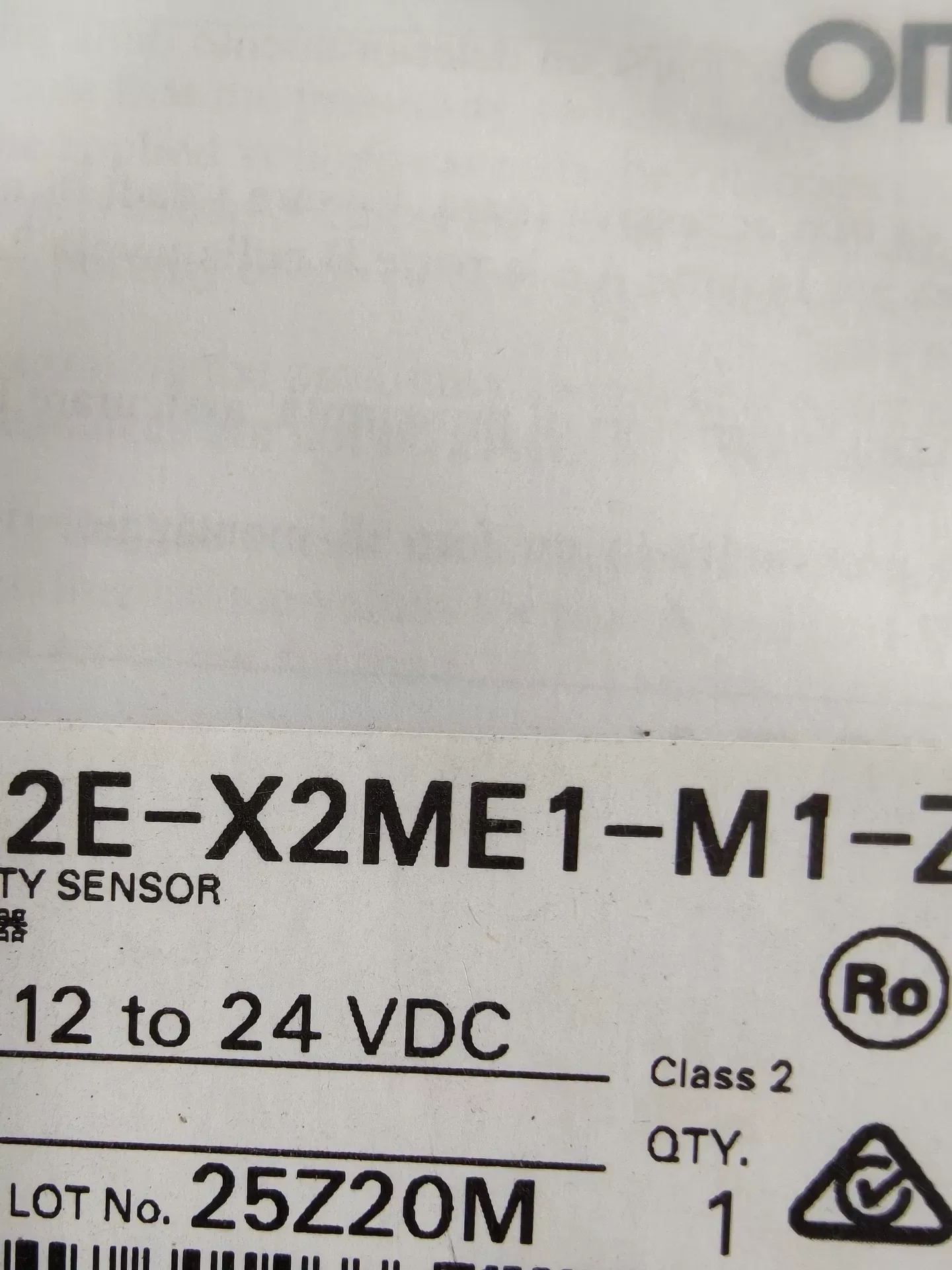 Omron E2E-X2ME1-M1-Z Industrial Sensor product photo 1