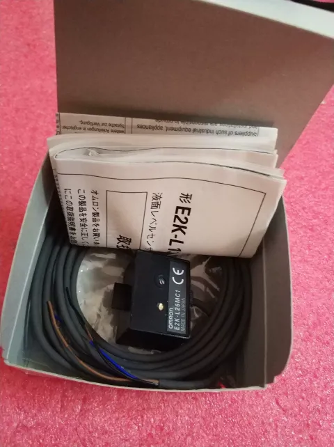 Omron E2K-L26MC1 Industrial Sensor product photo 3