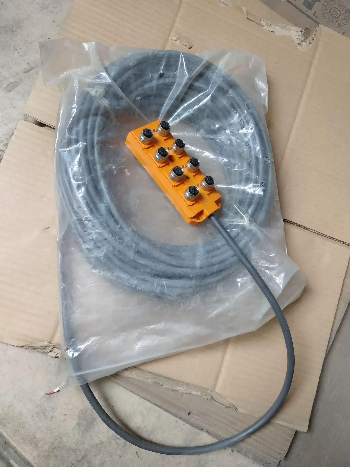 Lumberg Automation ASB 8/LED 5-4-331/20 M Industrial Sensor product photo 1