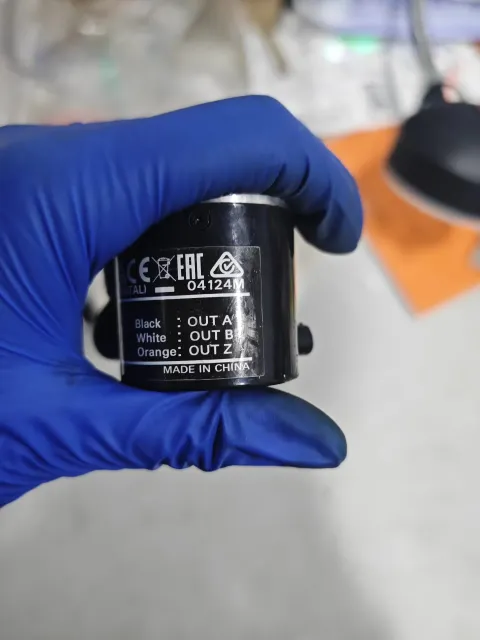 Omron / 欧姆龙 E6B2-CWZ6C 2000P/R Industrial Encoder product photo 3