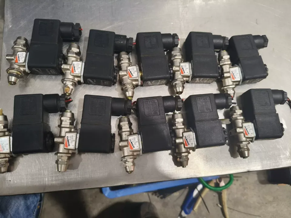 Camozzi A331-1C2 / G73 Industrial Automation Component product photo 1