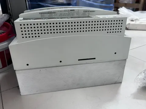 Lenze EVS9324-ES Motor & Drive Component — product photo 4 of 5