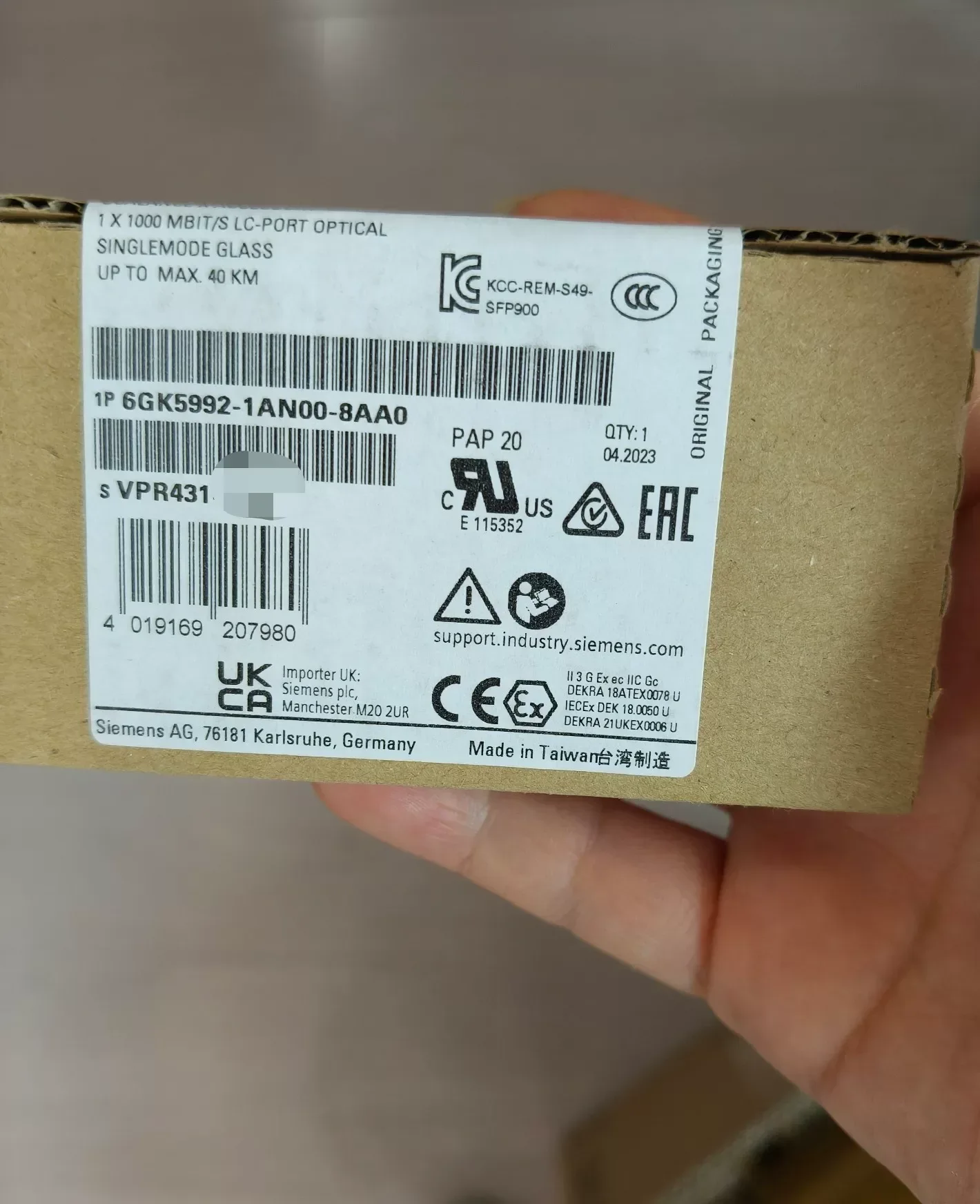 Siemens 6GK5992-1AN00-8AA0 Industrial Automation Component product photo 1