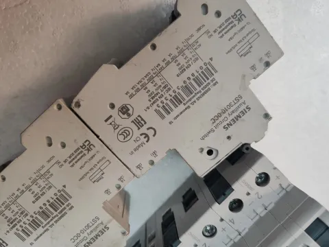Siemens 5ST3010-0CC Industrial Sensor — product photo 10 of 11