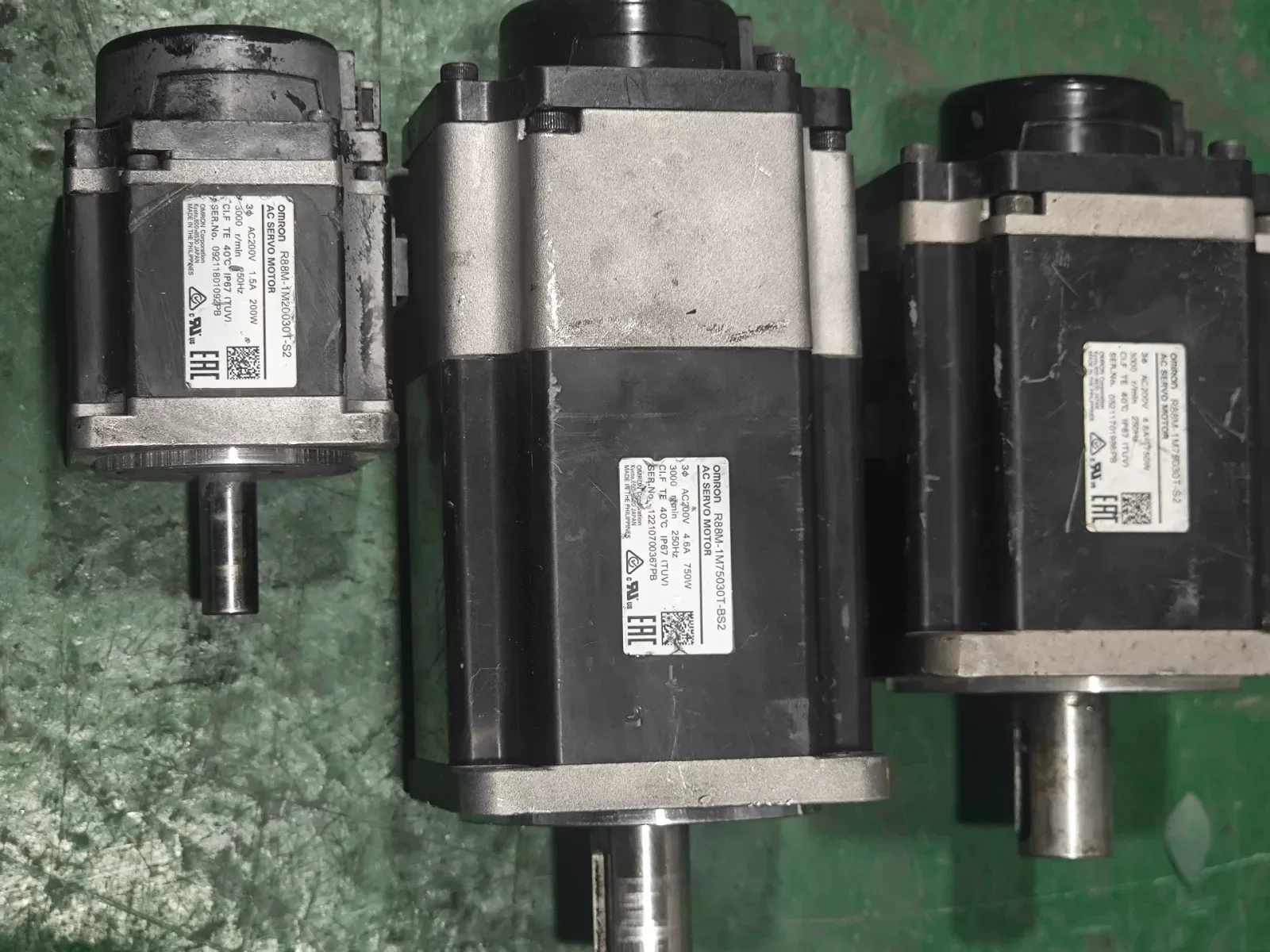 OMRON R88M-1M20030T-S2 Motor & Drive Component product photo 1