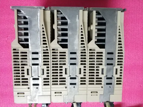 Yaskawa SGDV-5R5A15A Motor & Drive Component — product photo 5 of 9