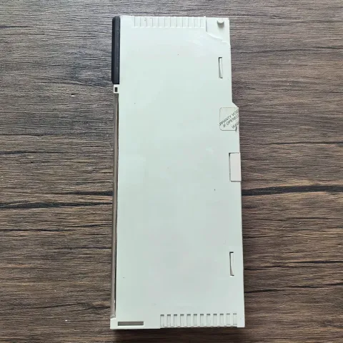 Schneider Electric / Modicon 140CRA93200 PLC Module product photo 4