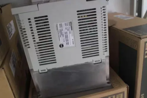 Mitsubishi Electric MR-J2-350A Motor & Drive Component product photo 3