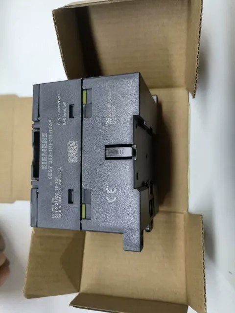 Siemens 6ES7223-1BH22-0XA8 I/O Module product photo 2