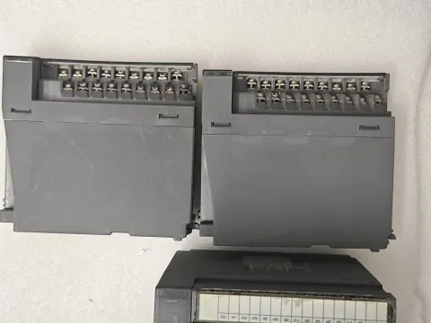 Mitsubishi Electric QY80 PLC Module — product photo 32 of 42