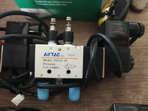 AirTAC 4V210-06 Industrial Automation Component — product photo 2 of 19