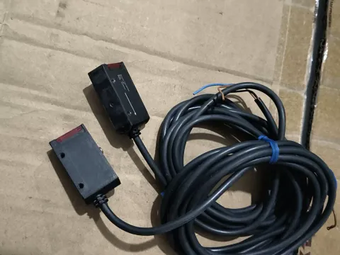 OMRON E3S-AT11 2M / E3S-AT11-L + E3S-AT11-D Industrial Sensor product photo 5
