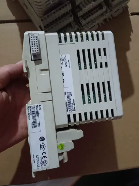 ABB AO810 / 3BSE008522R1 Industrial Automation Component — product photo 24 of 25