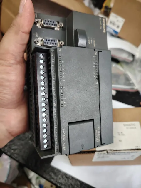 Siemens 6ES7214-2AD23-0XB8 PLC Module — product photo 18 of 19