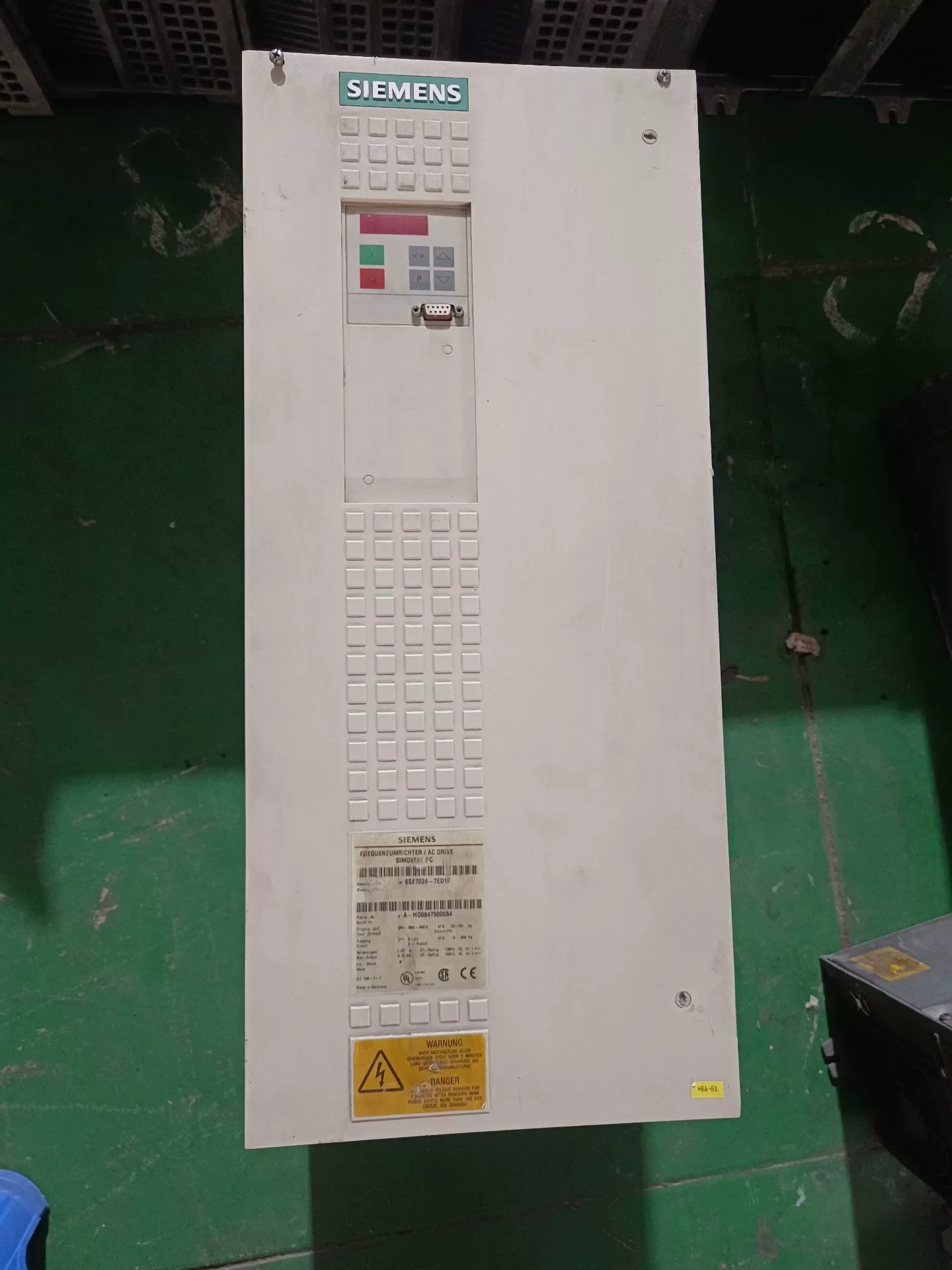 Siemens 6SE7024-7ED10 Motor & Drive Component product photo 1