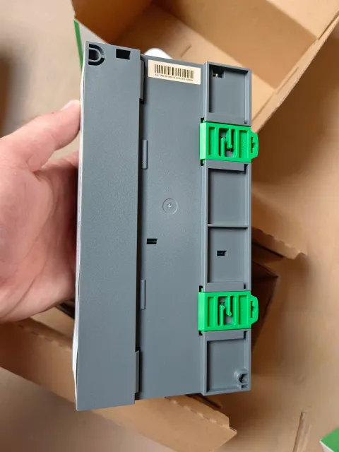 Schneider Electric / Modicon TM100C32RN PLC Module product photo 8