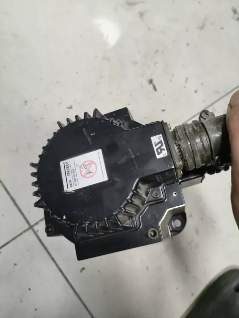 Yaskawa SGMGH-09ACA61 Motor & Drive Component product photo 5