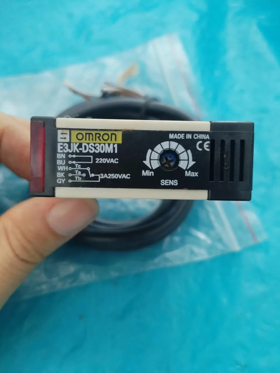 Omron E3JK-DS30M1 Industrial Sensor product photo 1